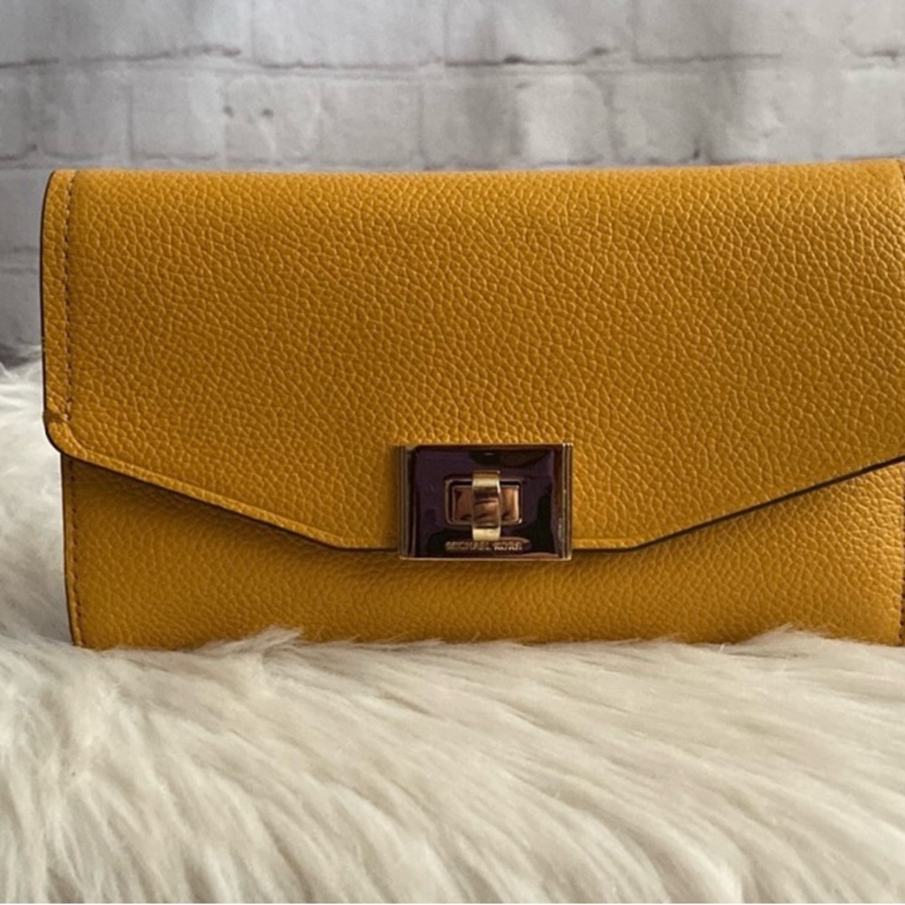 Michael Kors VOYAGER Tote/CASSIE Trifold Wallet - Picture 6 of 9
